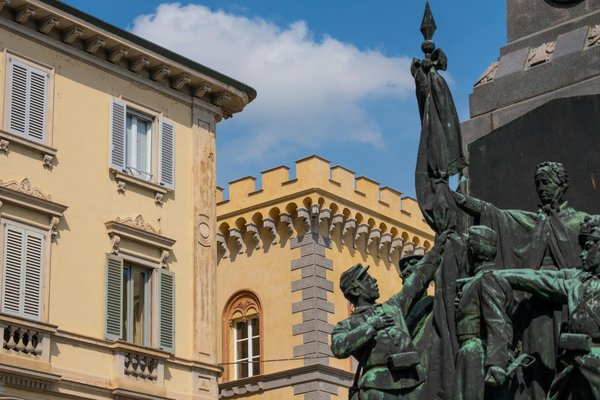 Où participer à une expédition de ski de randonnée dans les Alpes françaises?